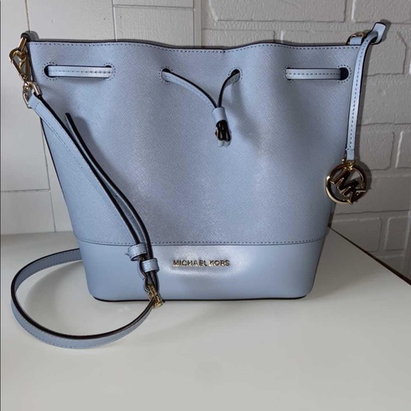*Sold* Michael Kors Blue Bucket Bag - Picture 4 of 5